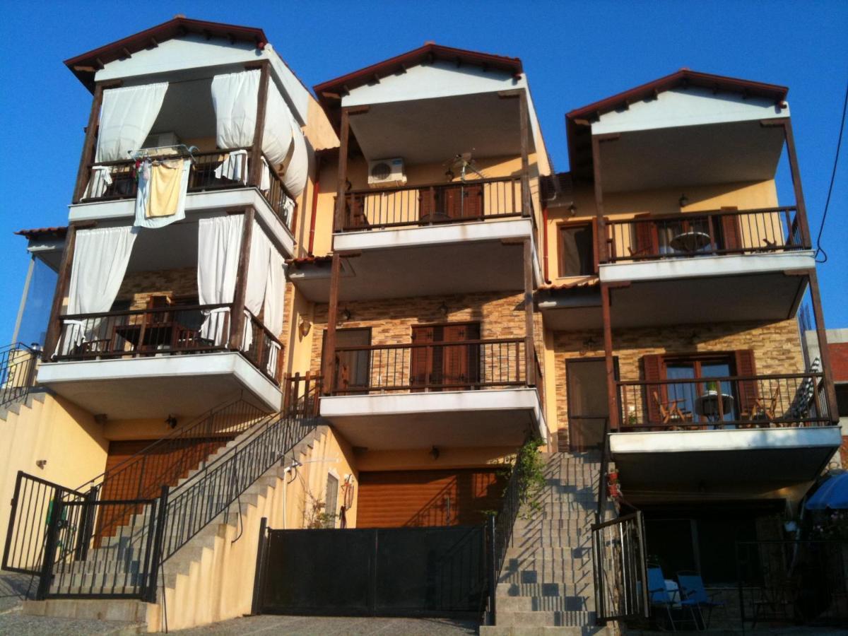 Μεζονετα Apartamento Néa Ródha Exterior foto